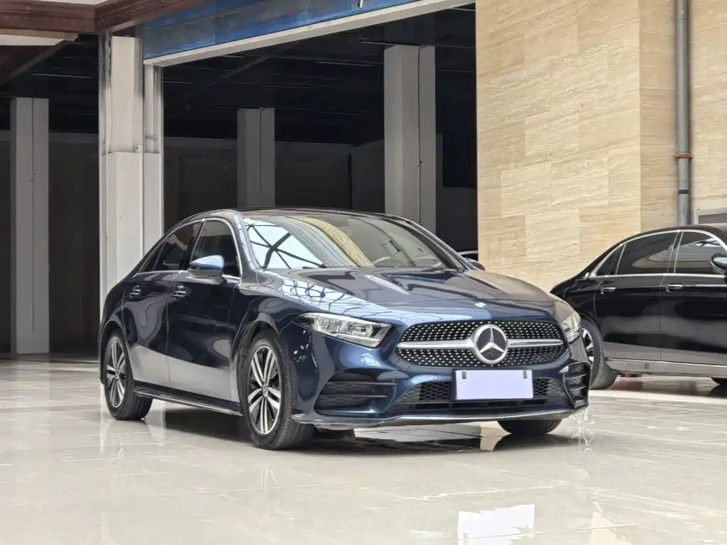 Mercedes-Benz A-Class 2019 A 180 L Sports Sedan купить на сайте DeffCars