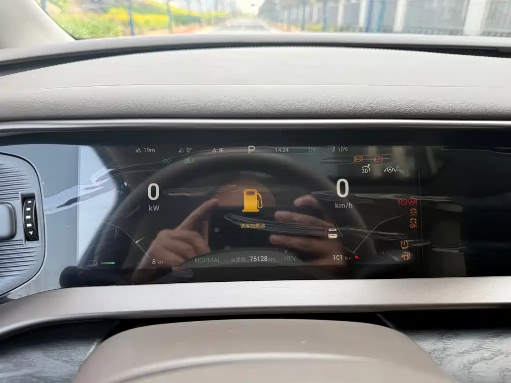 Denza D9 2022 DM-i 945 luxury model купить на сайте DeffCars