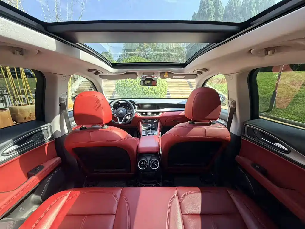 Stelvio 2020 2.0T 280HP Deluxe Edition купить на сайте DeffCars