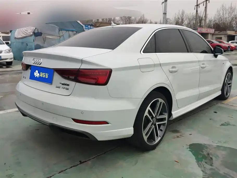 Audi A3 2018 30th Anniversary Limousine 35 TFSI Sports купить на сайте DeffCars