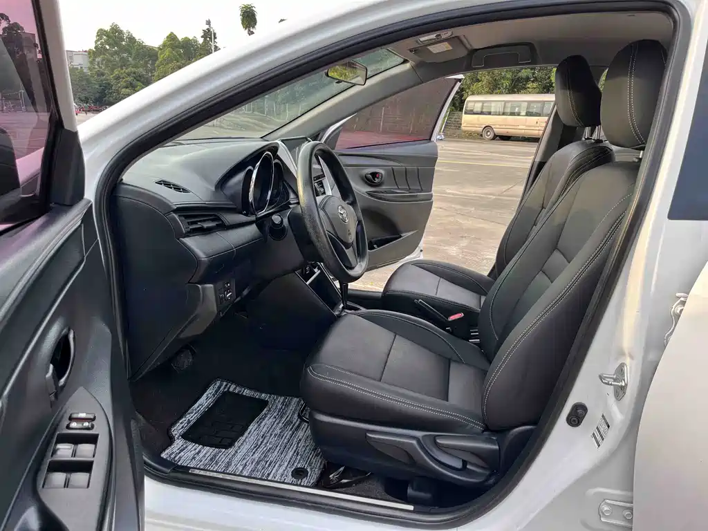 YARiS L 2020 1.5L CVT leading version купить на сайте DeffCars