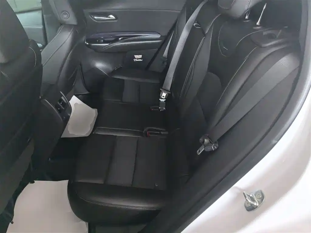 Cadillac XT4 2022 28T two-wheel drive fashion model купить на сайте DeffCars