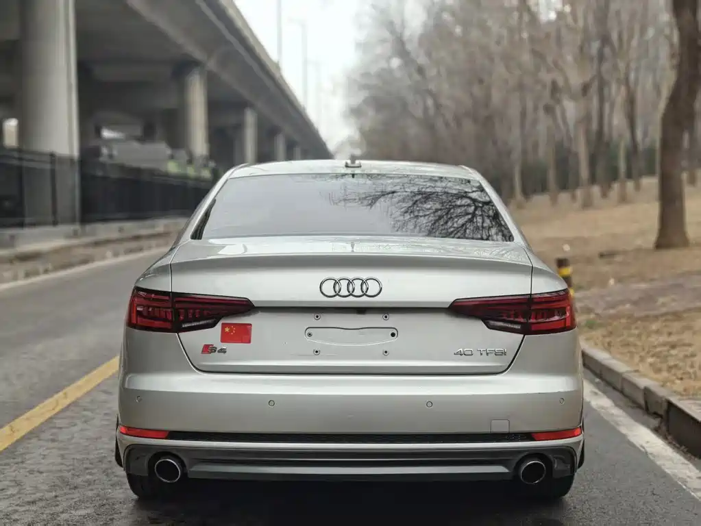 Audi A4L 2018 30th Anniversary Model 40 TFSI Fashion Model купить на сайте DeffCars