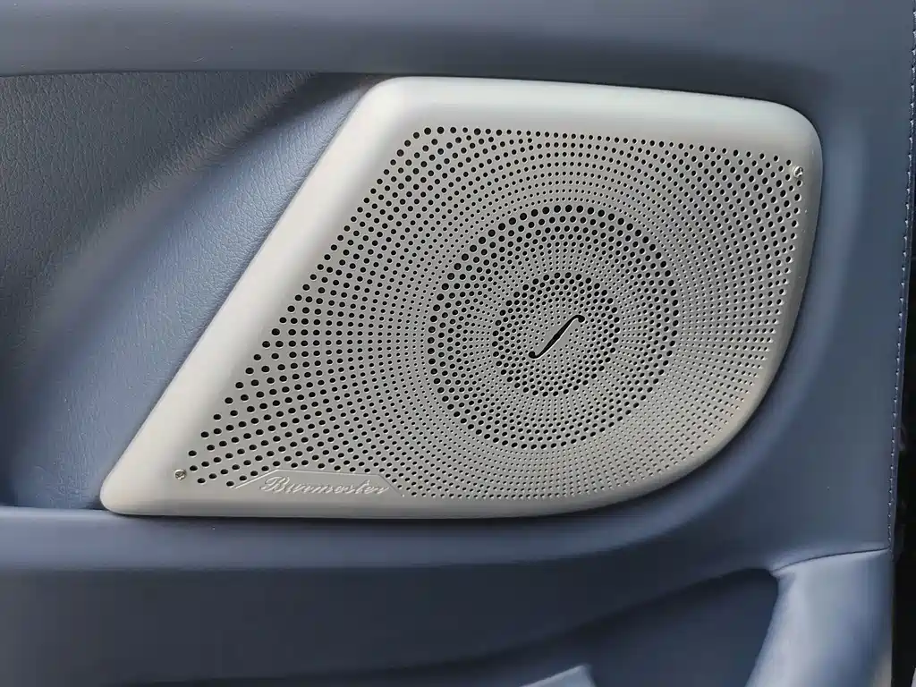 Mercedes-Benz V-Class 2021 V 260 L Long Wheelbase Premium Edition купить на сайте DeffCars