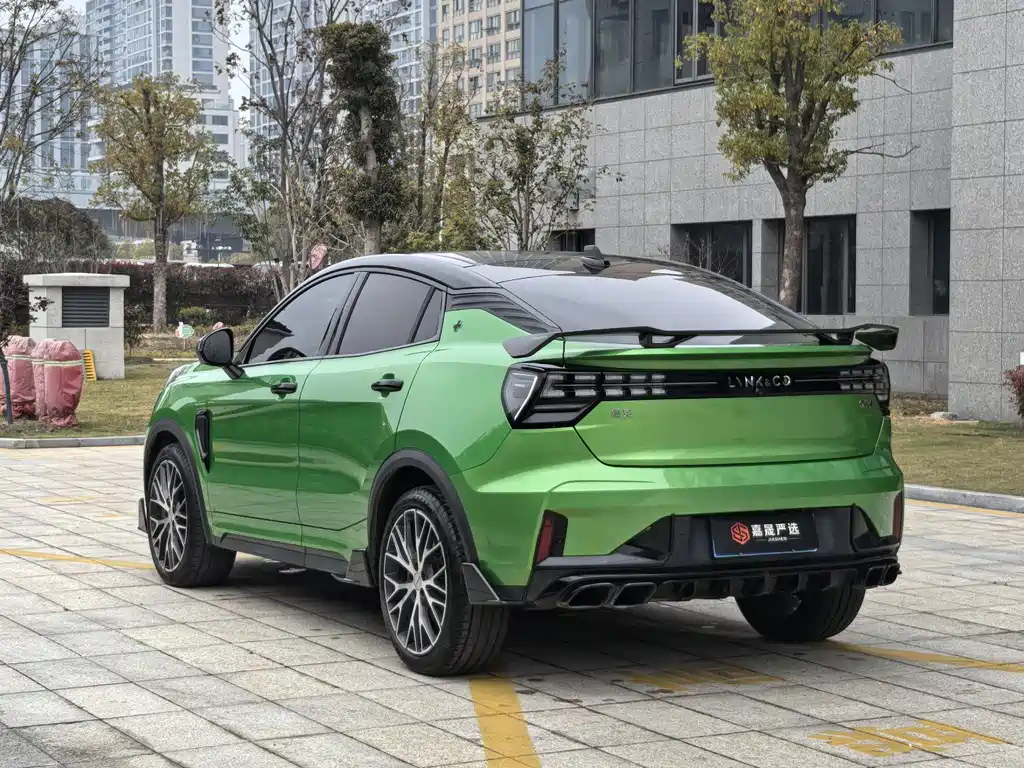 Lynk & Co 05 2022 05+ 2.0TD Automatic Performance Package купить на сайте DeffCars