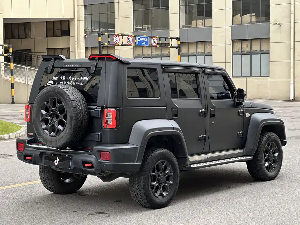 Beijing Off-Road BJ40 2023 2.0D Automatic Four-wheel Drive Blade Hero Edition Knight Type купить на сайте DeffCars