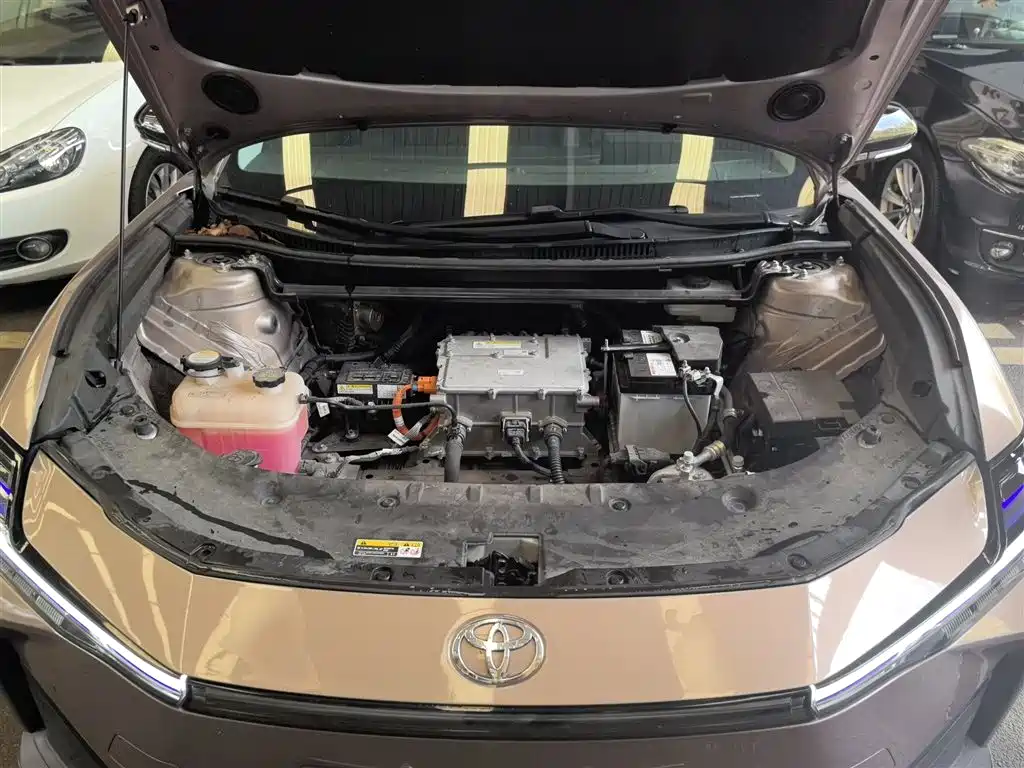 Toyota bZ3 2023 616km long range Premium купить на сайте DeffCars