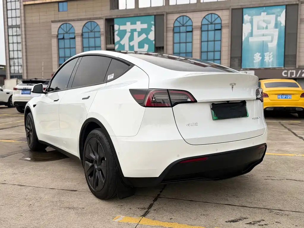 Model Y 2023 rear-wheel drive version купить на сайте DeffCars