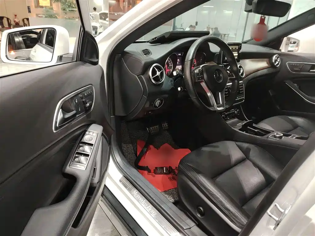 Mercedes-Benz GLA 2015 GLA 260 4MATIC sports model купить на сайте DeffCars