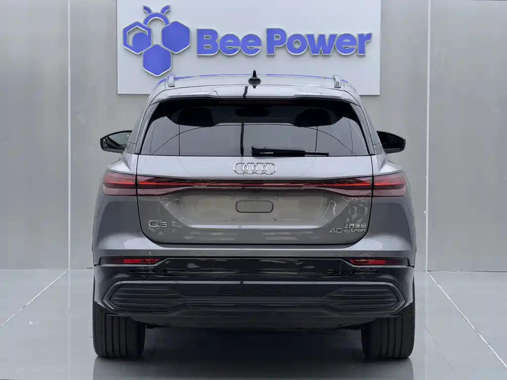 Audi Q5 e-tron 2022 model 40 e-tron star type mecha suit daily version купить на сайте DeffCars