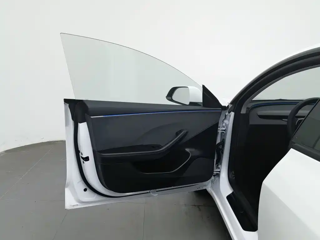 Model 3 2025 facelift rear-wheel drive version купить на сайте DeffCars