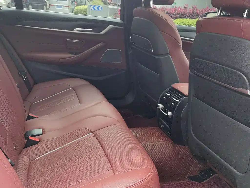 BMW 5 Series 2021 530Li Exclusive M Sports Package купить на сайте DeffCars