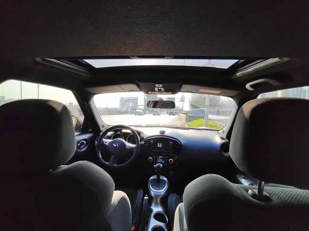 Infiniti ESQ 2014 1.6L Straightforward Edition купить на сайте DeffCars