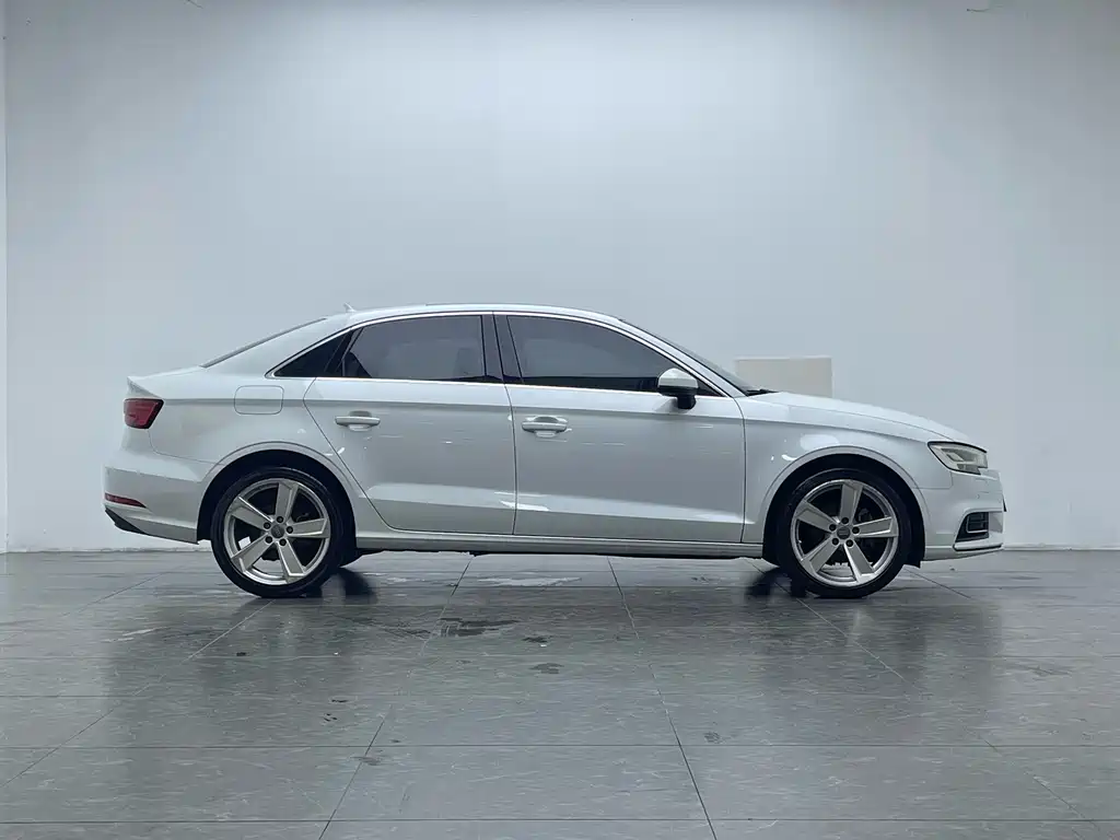 Audi A3 2018 30th Anniversary Limousine 35 TFSI Style Edition купить на сайте DeffCars