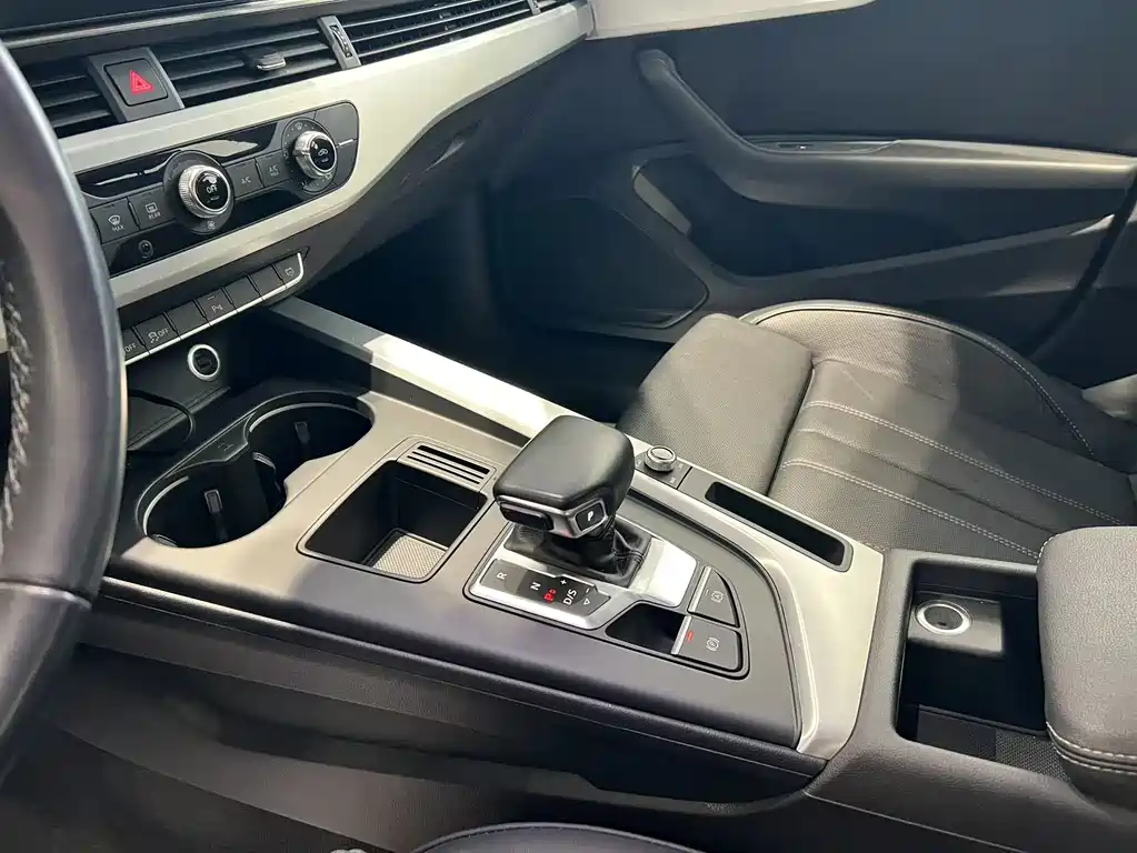 Audi A4L 2023 40 TFSI Fashionable and Dynamic купить на сайте DeffCars