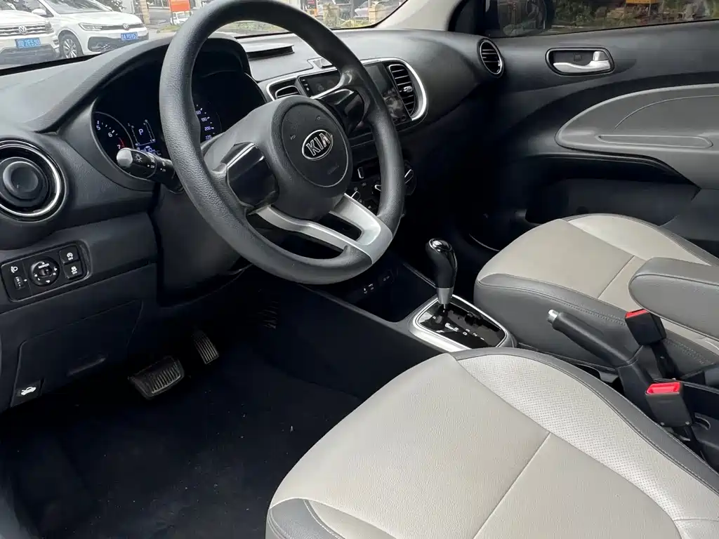 Huanchi 2017 1.4L Automatic Smart Enjoy Edition Value купить на сайте DeffCars