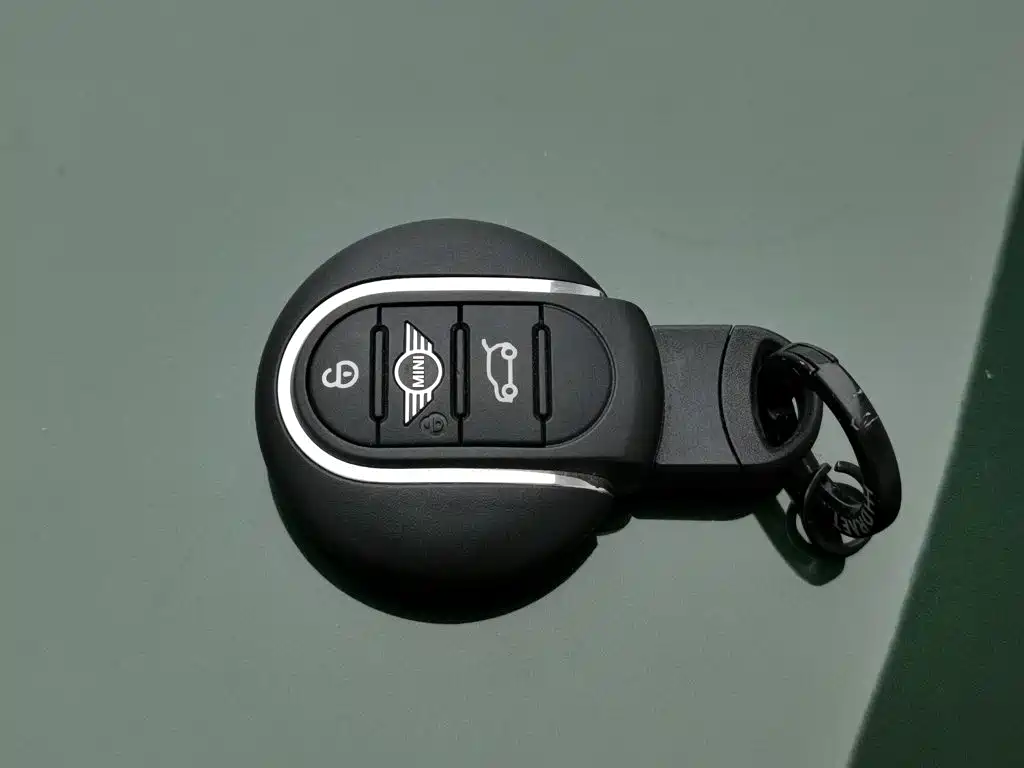 MINI CLUBMAN 2018 2.0T COOPER S Classic купить на сайте DeffCars