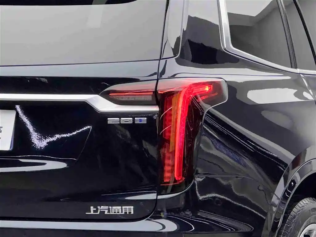 Cadillac XT6 2022 2.0T seven-seat two-wheel drive luxury model купить на сайте DeffCars