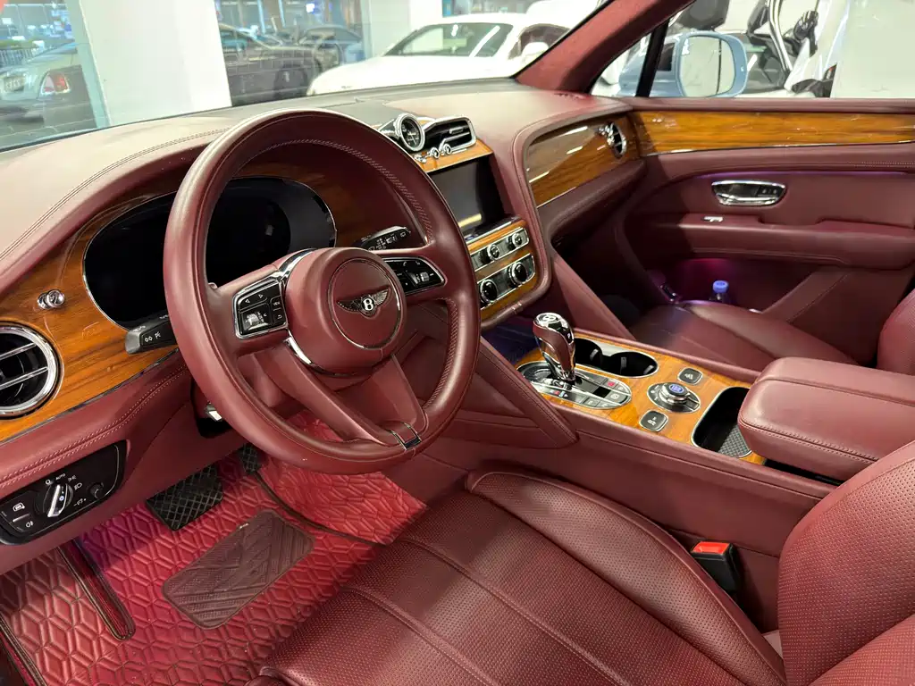 Bentayga 2022 4.0T V8 купить на сайте DeffCars