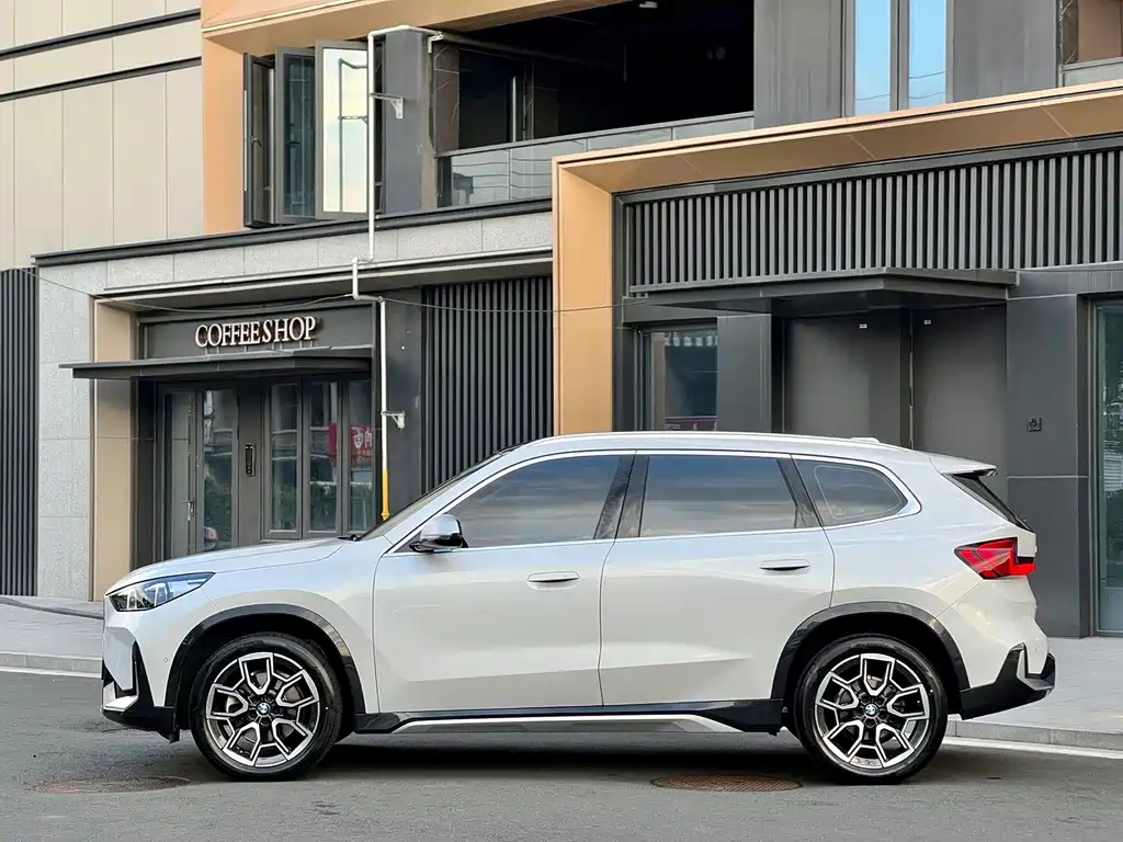BMW X1 2024 sDrive25Li X Design Package купить на сайте DeffCars
