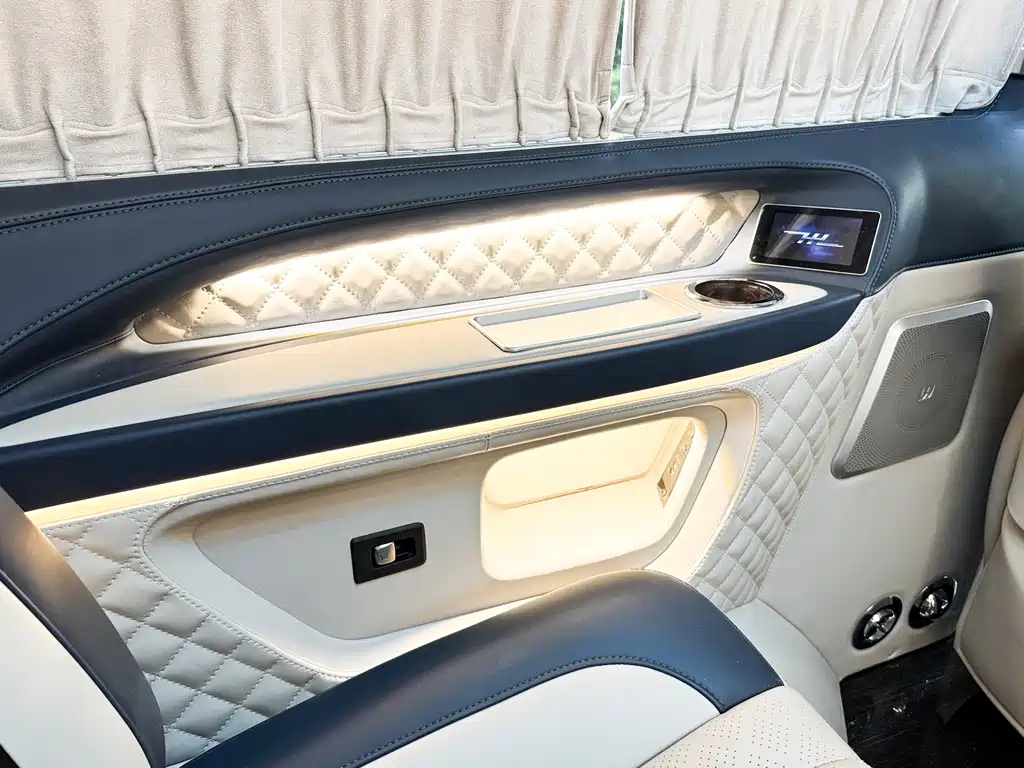 Vito 2021 2.0T Business Edition 7 seats купить на сайте DeffCars