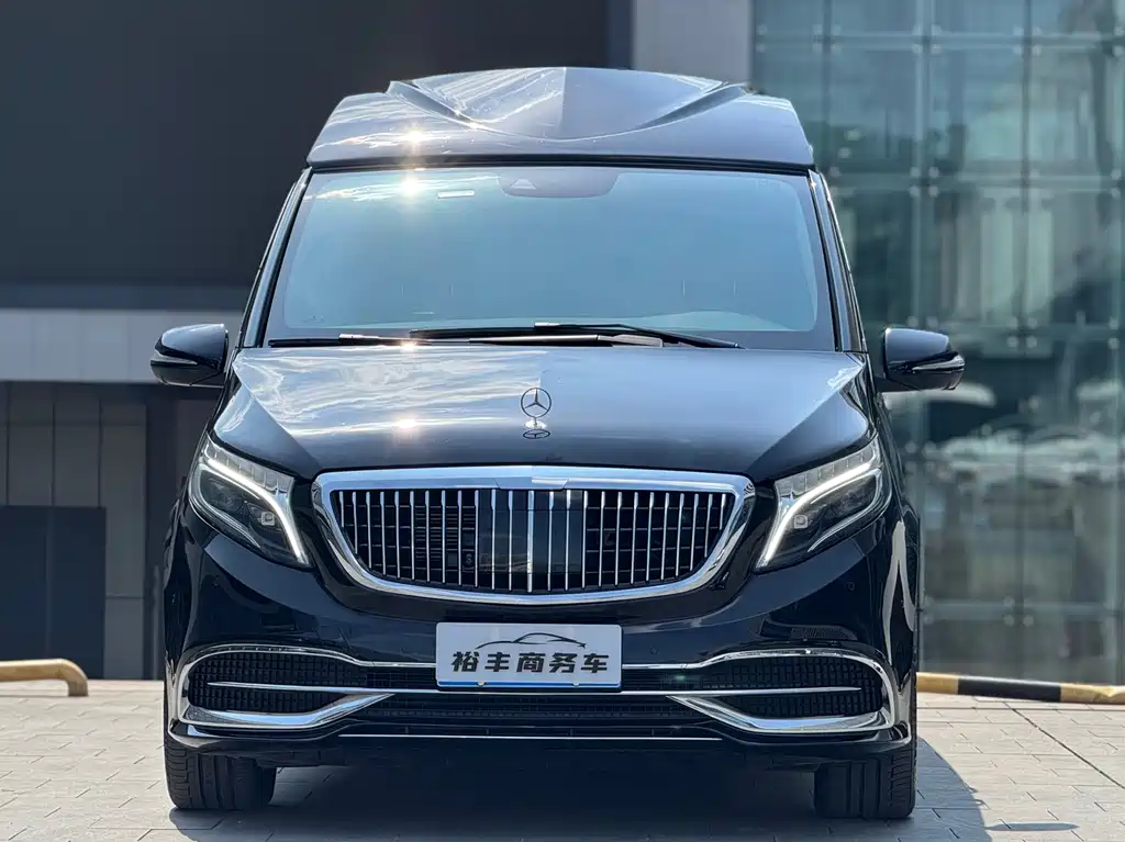 Mercedes-Benz V-Class 2022 V 260 L Long Wheelbase Luxury Edition купить на сайте DeffCars