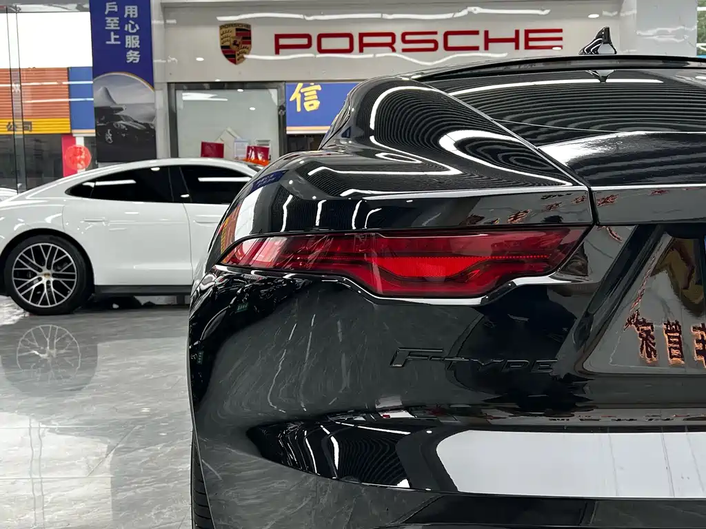 Jaguar F-TYPE 2023 P300 hardtop version R-DYNAMIC BLACK купить на сайте DeffCars