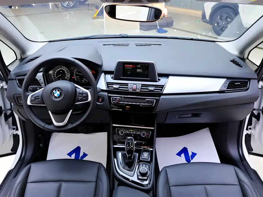 BMW 2 Series Multipurpose Station Wagon 2019 220i Leading Model купить на сайте DeffCars