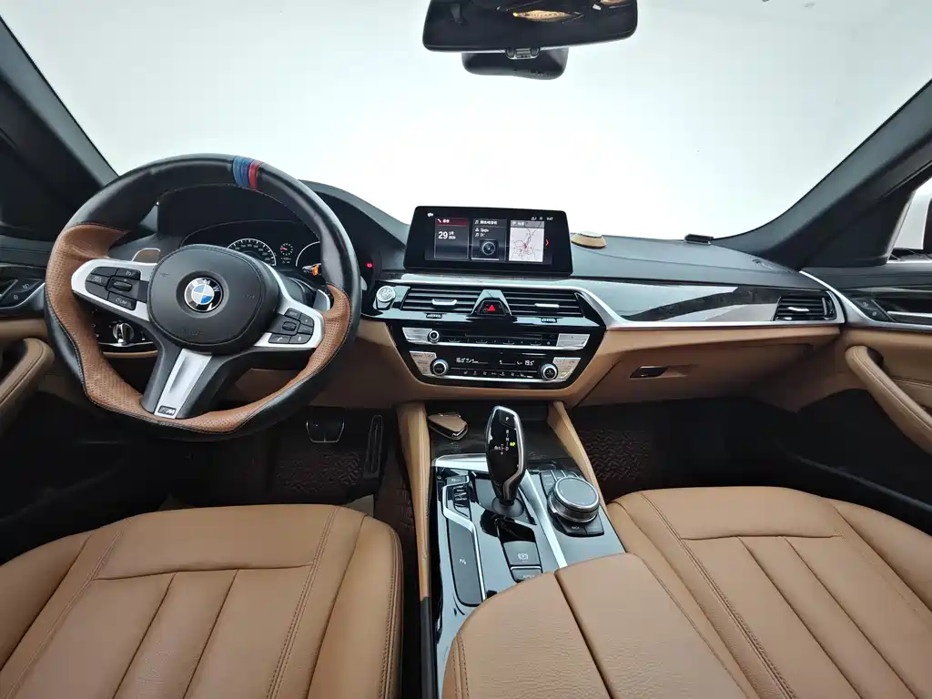 BMW 5 Series 2019 530Li Leading M Sports Package купить на сайте DeffCars