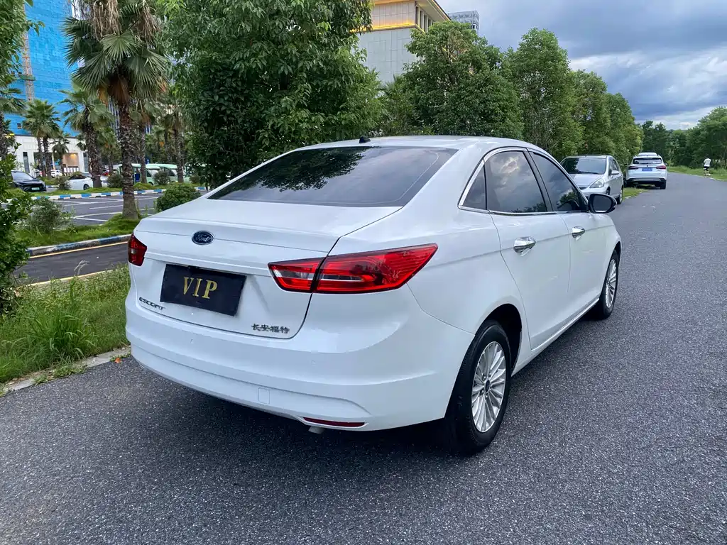Escort 2017 1.5L automatic comfort model купить на сайте DeffCars