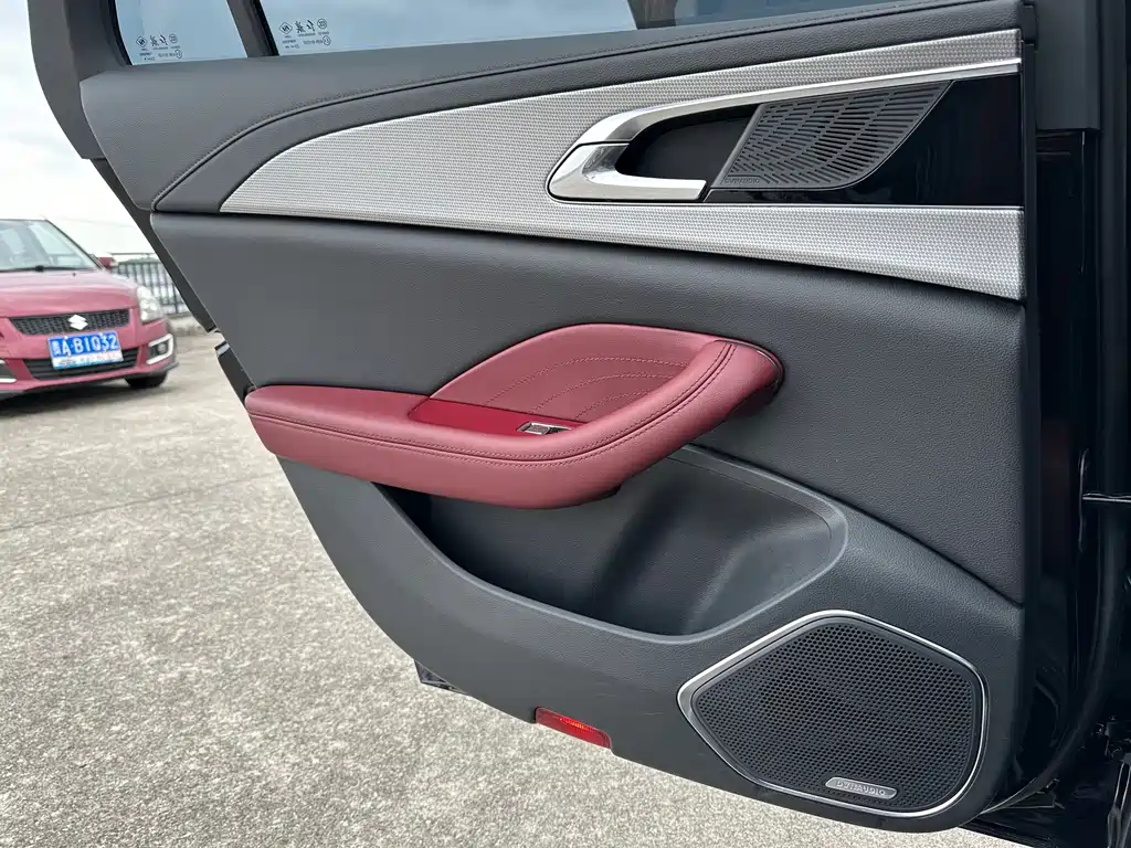 Hongqi H5 2023 2.0T Automatic Intelligent Connected Flag Edition купить на сайте DeffCars