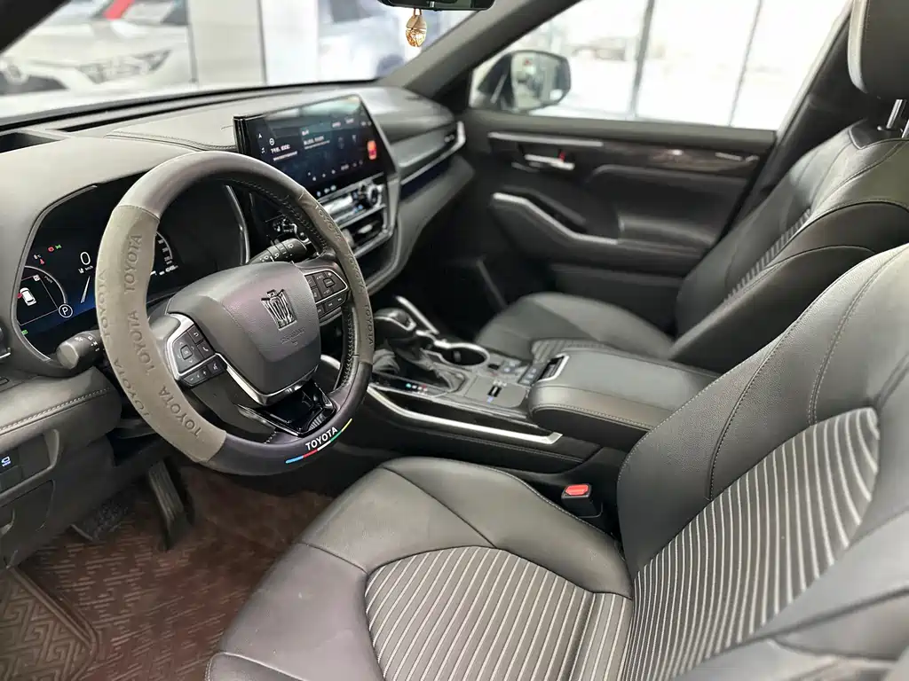 Crown Lufang 2022 2.5L HEV four-wheel drive premium version купить на сайте DeffCars
