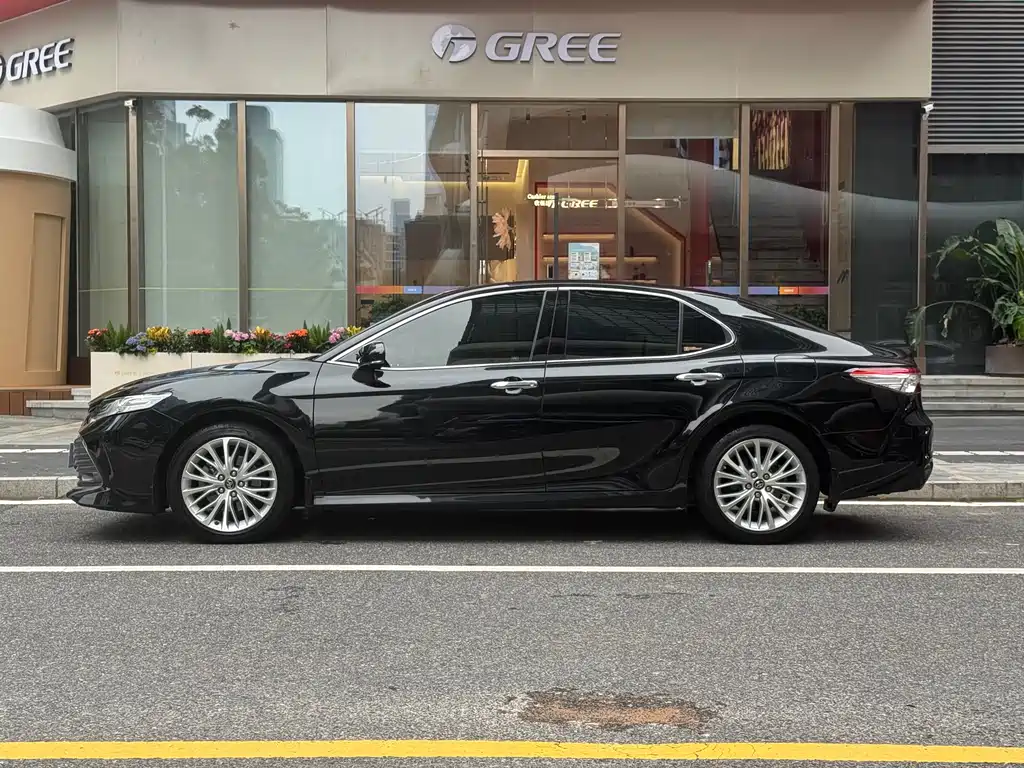 Camry 2019 2.5G Deluxe Edition National V купить на сайте DeffCars