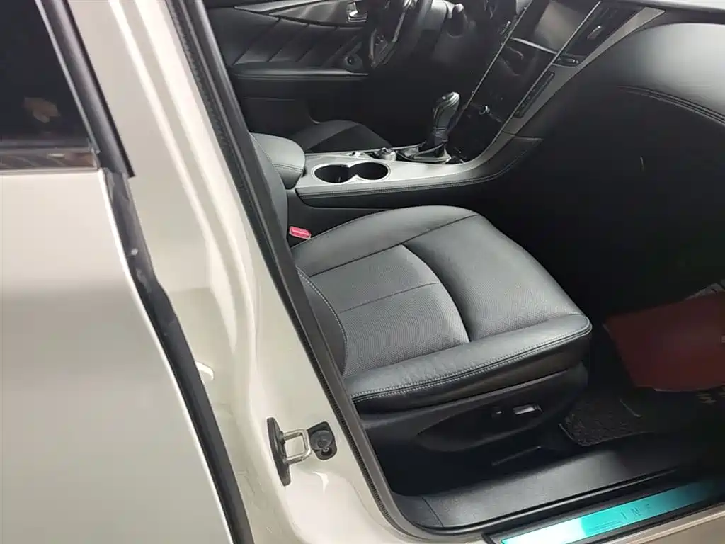 Infiniti Q50L 2018 2.0T Yixiang Edition National VI купить на сайте DeffCars