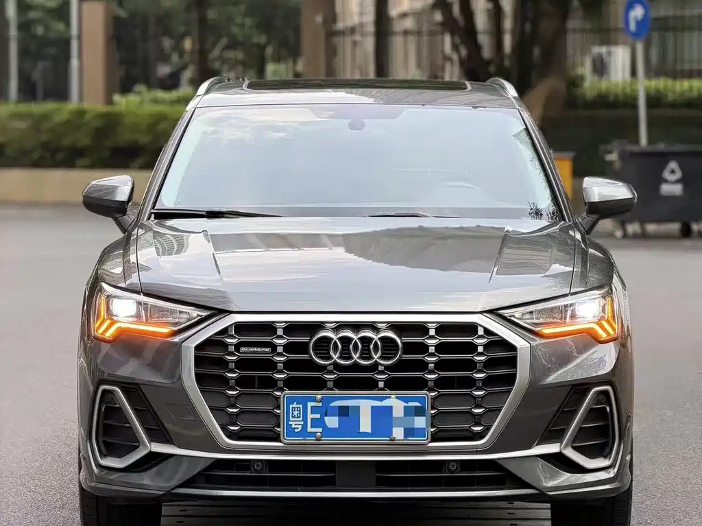 Audi Q3 2019 40 TFSI quattro fashionable and dynamic купить на сайте DeffCars