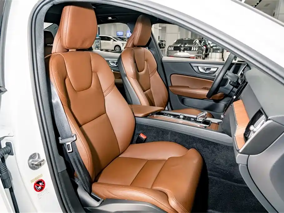 Volvo S60 2024 B4 Zhiyuan Luxury Edition купить на сайте DeffCars