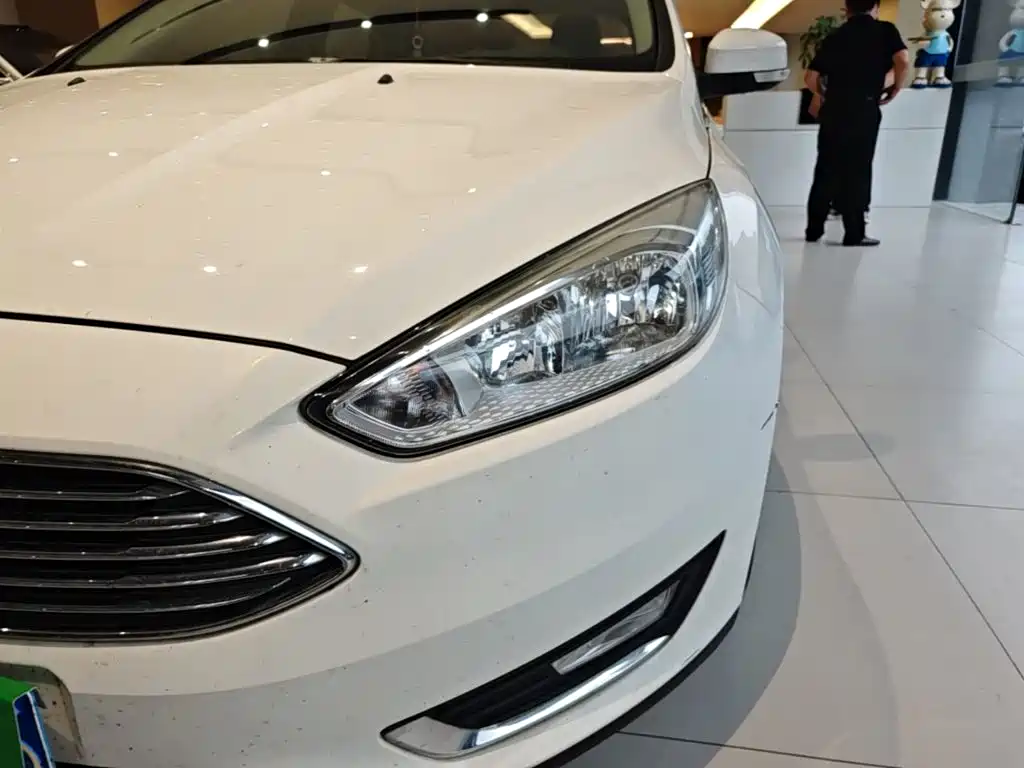 Focus 2017 Three-Car EcoBoost 180 Automatic Elite купить на сайте DeffCars