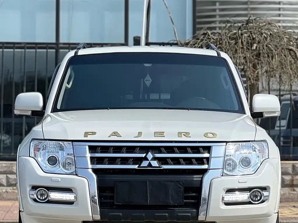 Pajero imported 2019 3.0L automatic standard version купить на сайте DeffCars