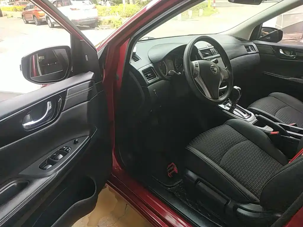 Tiida 2016 1.6L CVT Smart Travel Edition купить на сайте DeffCars