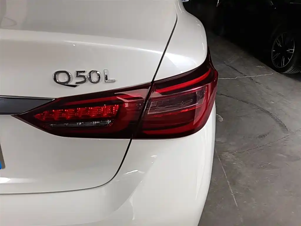 Infiniti Q50L 2022 2.0T Comfort Edition купить на сайте DeffCars