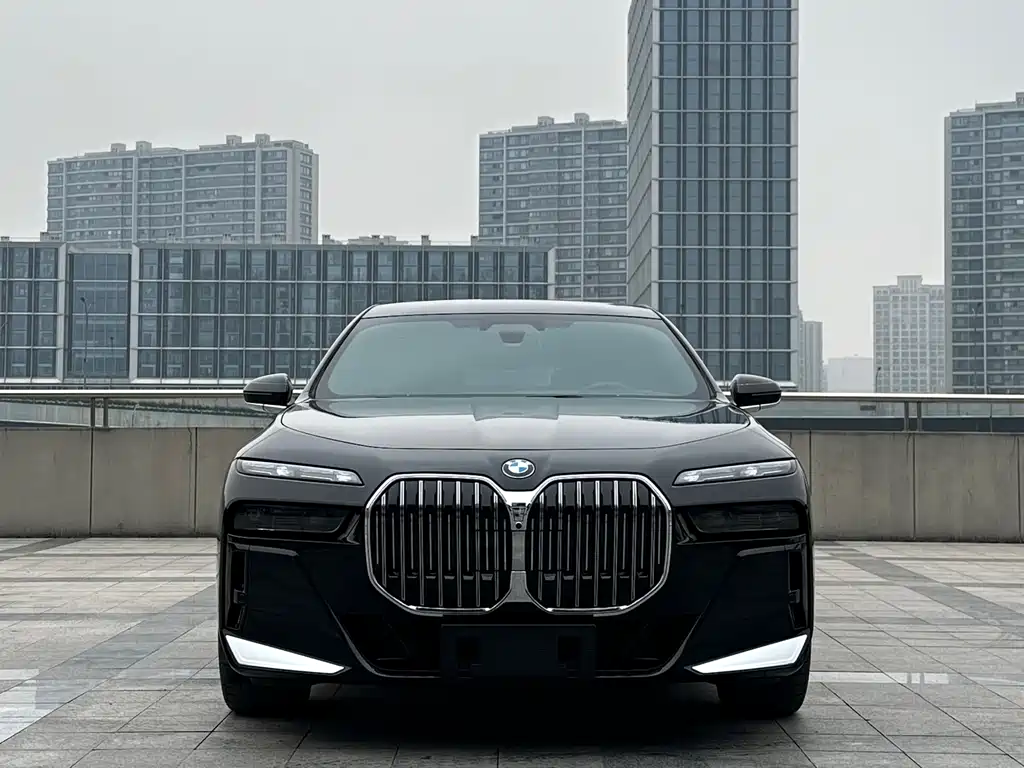 BMW 7 Series 2023 facelift 740Li exclusive M sports package купить на сайте DeffCars