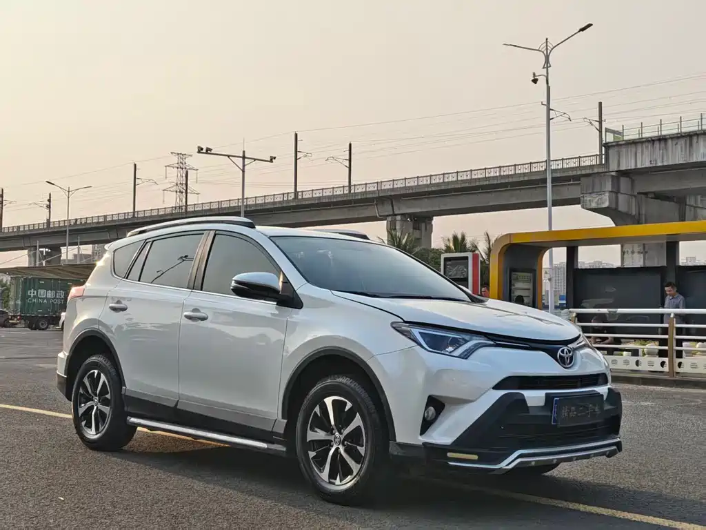 RAV4 Rongfang 2018 2.0L CVT two-wheel drive fashion X version купить на сайте DeffCars
