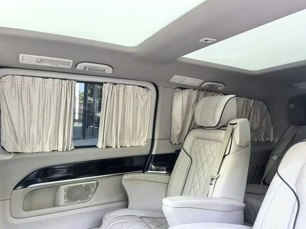 Mercedes-Benz V-Class 2017 V 260 L Premium Extended Edition купить на сайте DeffCars