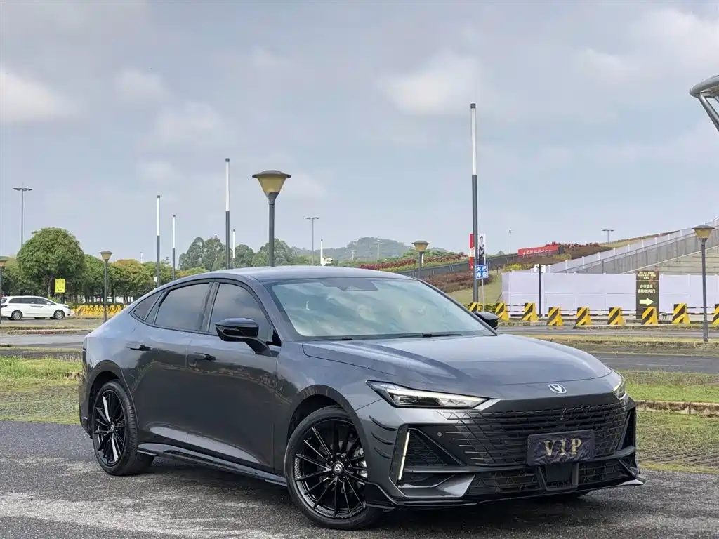 Changan UNI-V 2023 1.5T sports version купить на сайте DeffCars