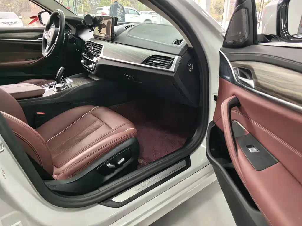 BMW 5 Series 2022 facelift 2 530Li leading model luxury package купить на сайте DeffCars