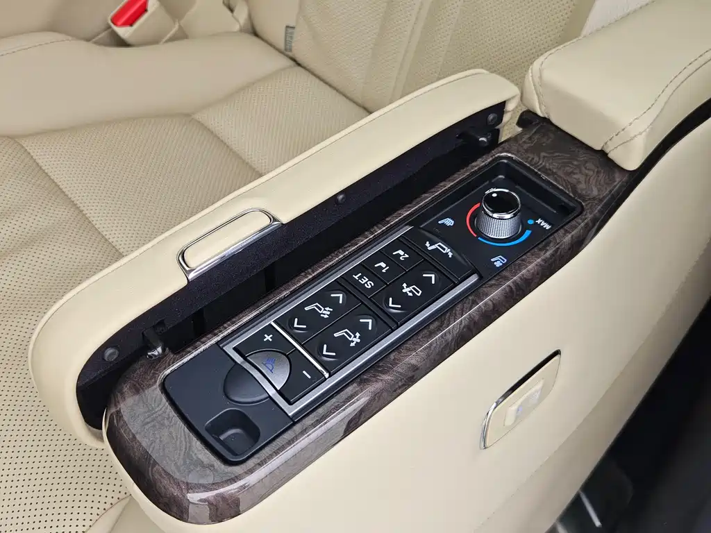 Wilfa 2021 Crown Dual Engine 2.5L HV Premium Edition купить на сайте DeffCars