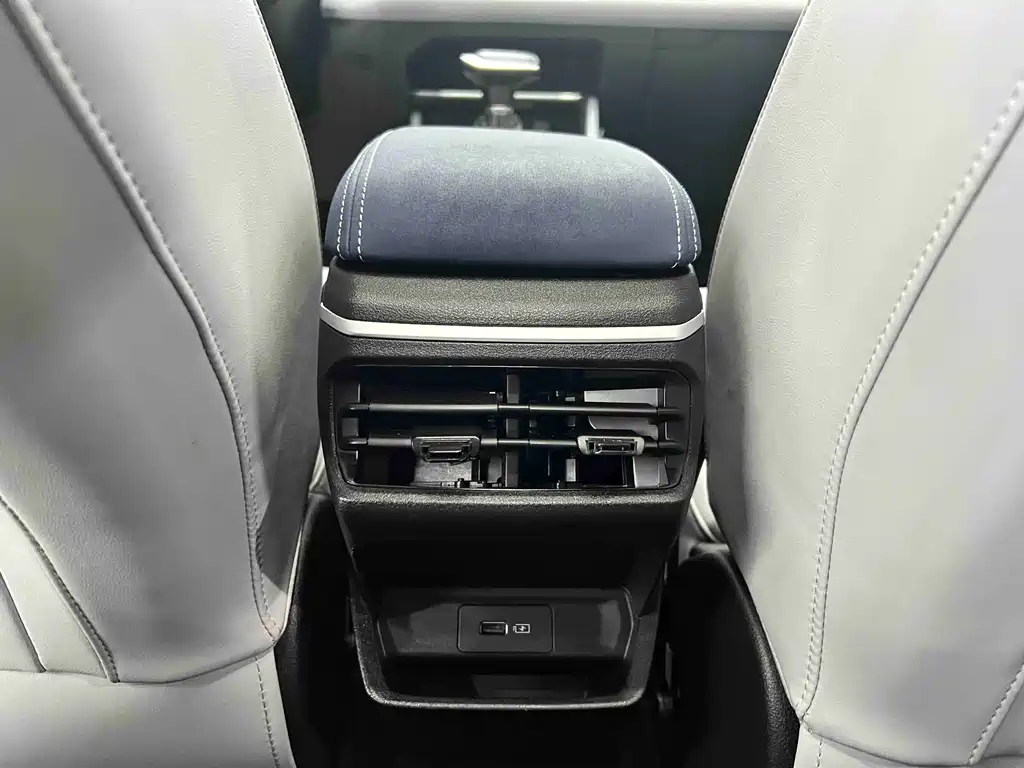 Emgrand 2022 4th generation 1.5L CVT flagship model купить на сайте DeffCars