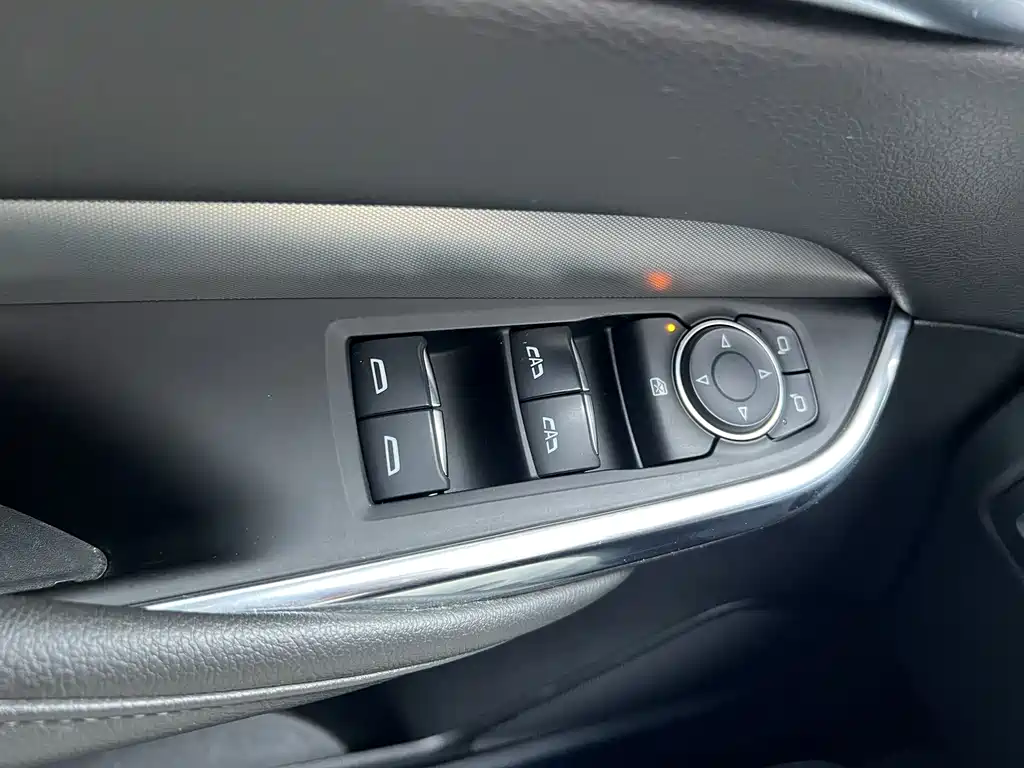 Cadillac XT4 2022 28T two-wheel drive luxury model купить на сайте DeffCars