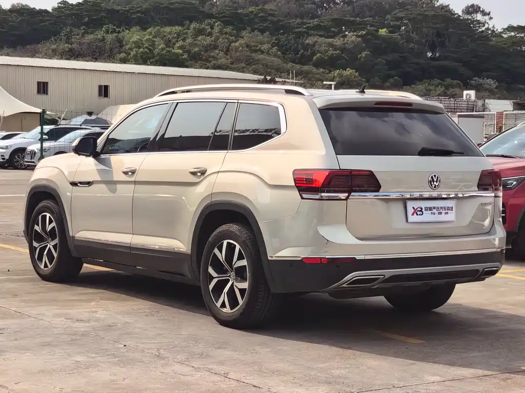 Touron 2017 380TSI four-wheel drive luxury version купить на сайте DeffCars
