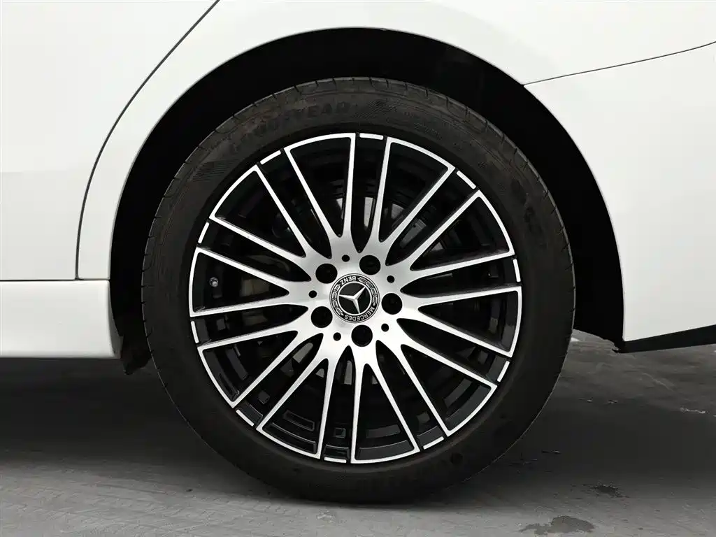 Mercedes-Benz C-Class 2024 facelift C 260 L sports version купить на сайте DeffCars